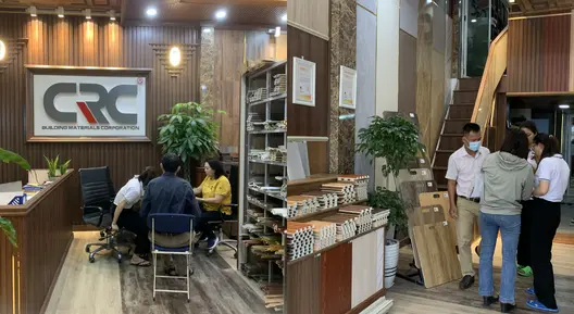 Hình ảnh showroom gỗ nhựa CRC tại Nha Trang