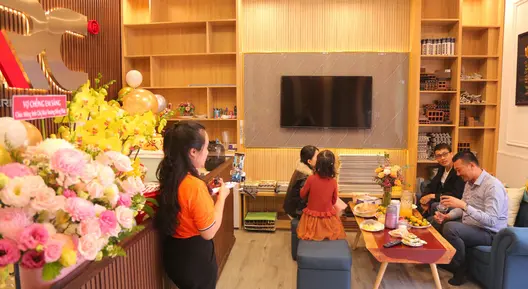 Hình ảnh showroom gỗ nhựa CRC tại Đà Lạt